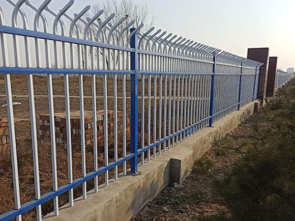 雙彎頭鋅鋼護(hù)欄圖片4