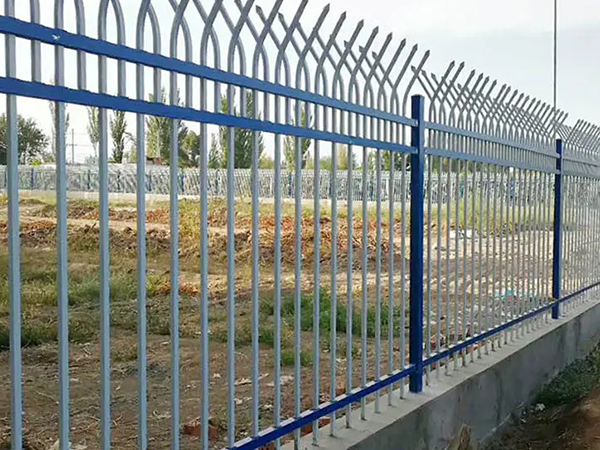 雙彎頭鋅鋼護(hù)欄圖片8