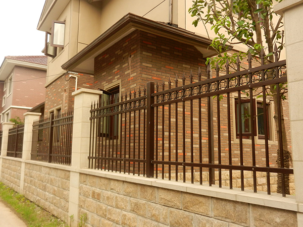 別墅鋅鋼護(hù)欄圖片2