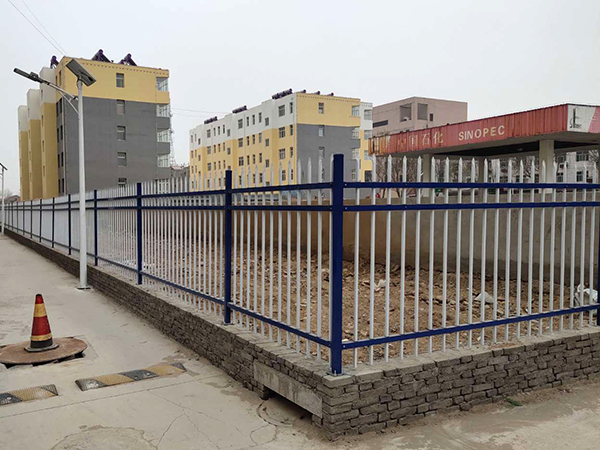 社區(qū)鋅鋼護(hù)欄圖片3
